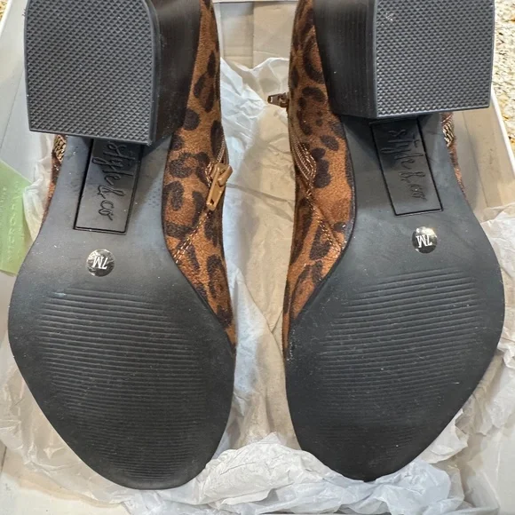 Style & Co. Leopard faux suede ankle boots Excellent UNUSED condition!! 7M - Picture 7 of 16